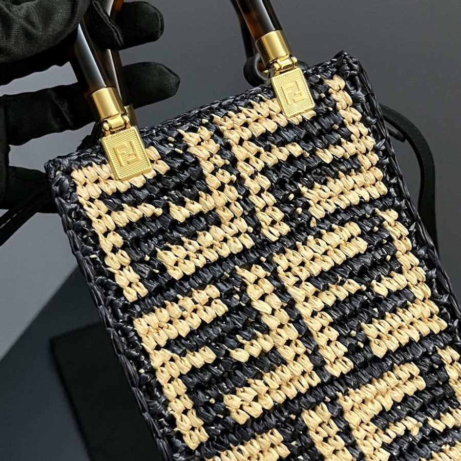 （全新品 義大利限定款） FENDI 琥珀手柄 斜背包（專櫃63000）-4