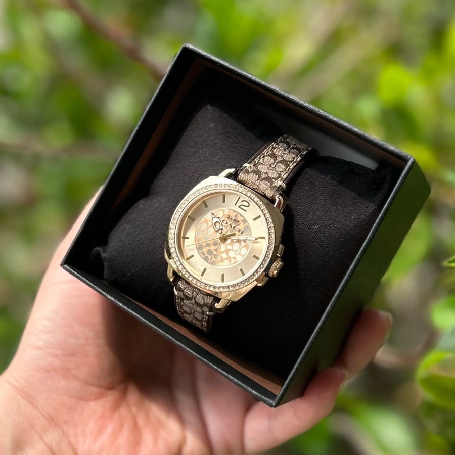 COACH Boyfriend 經典LOGO緹花織布晶鑽腕錶34mm(咖/桃心木咖)-6