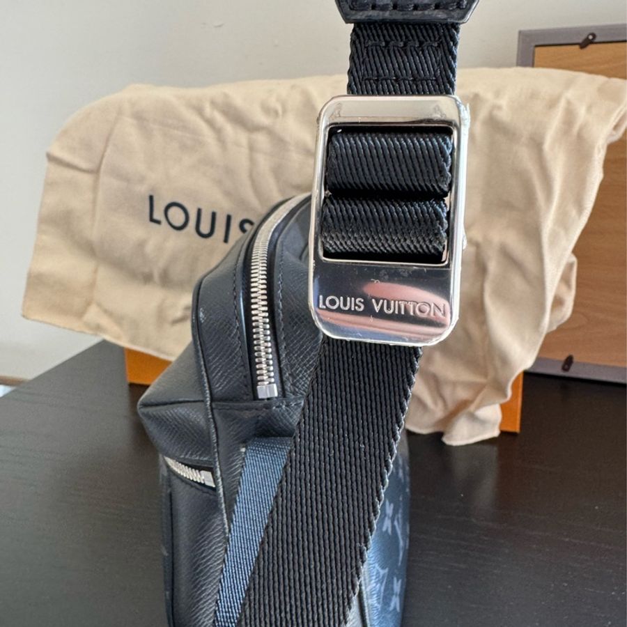 LOUIS VUITTON 路易威登經典Outdoor郵差包LV M30233晶片款-3