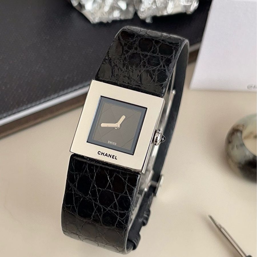 ChanelVintage 黑銀菱格手錶-1