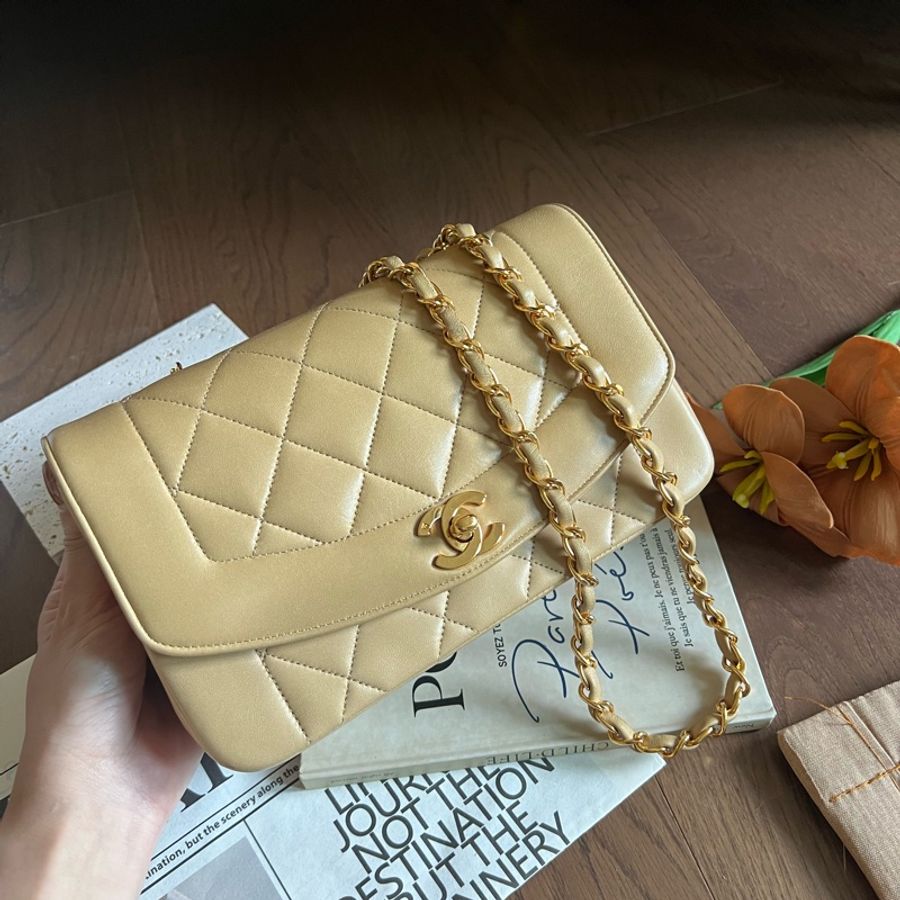 絕美!Chanel中古戴妃包小號 Diana flap bag-1