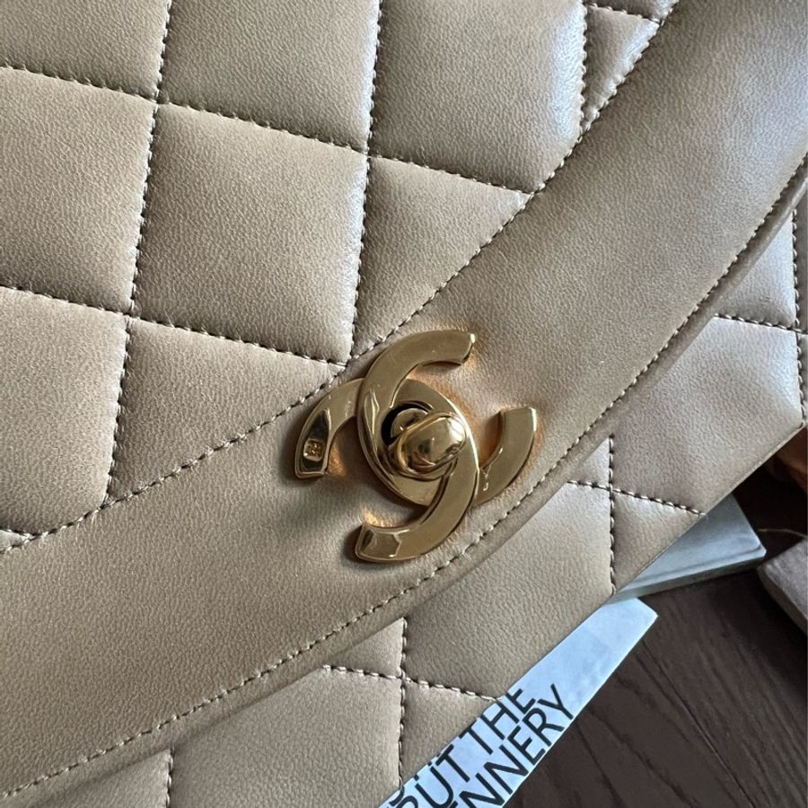 絕美!Chanel中古戴妃包小號 Diana flap bag-18