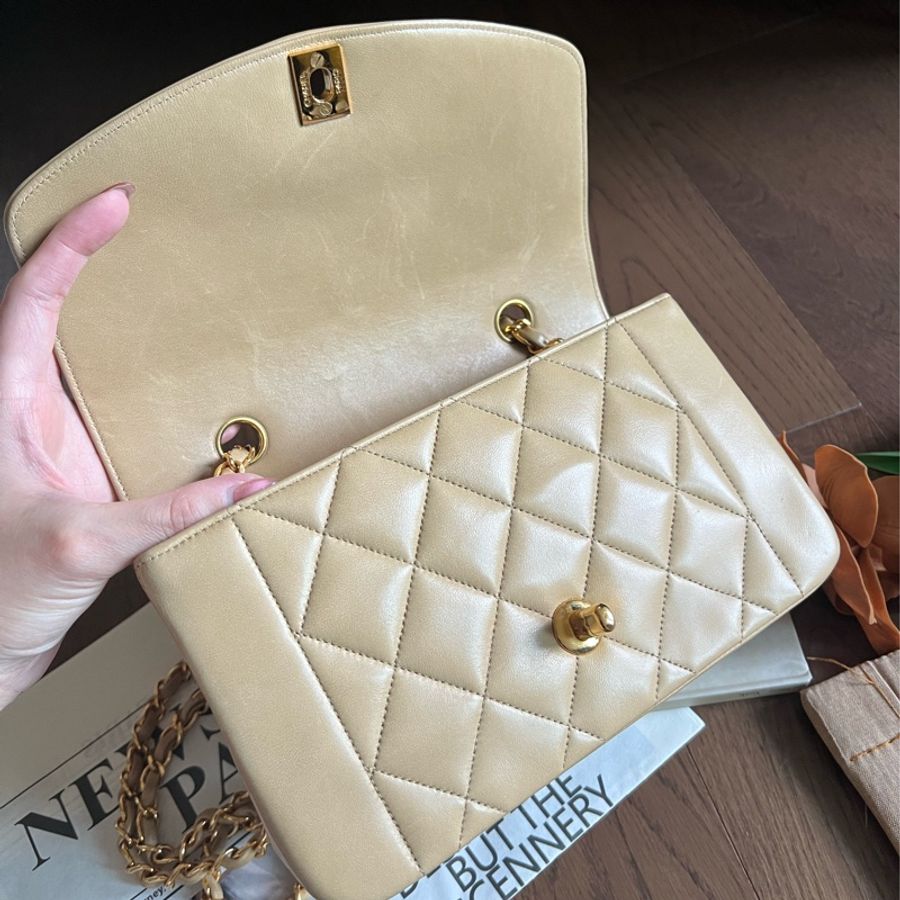 絕美!Chanel中古戴妃包小號 Diana flap bag-19