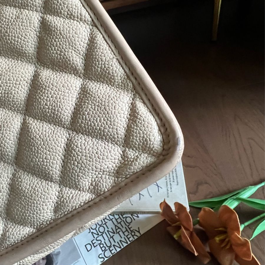 大降價‼️Chanel魚子醬皮flap bag-14