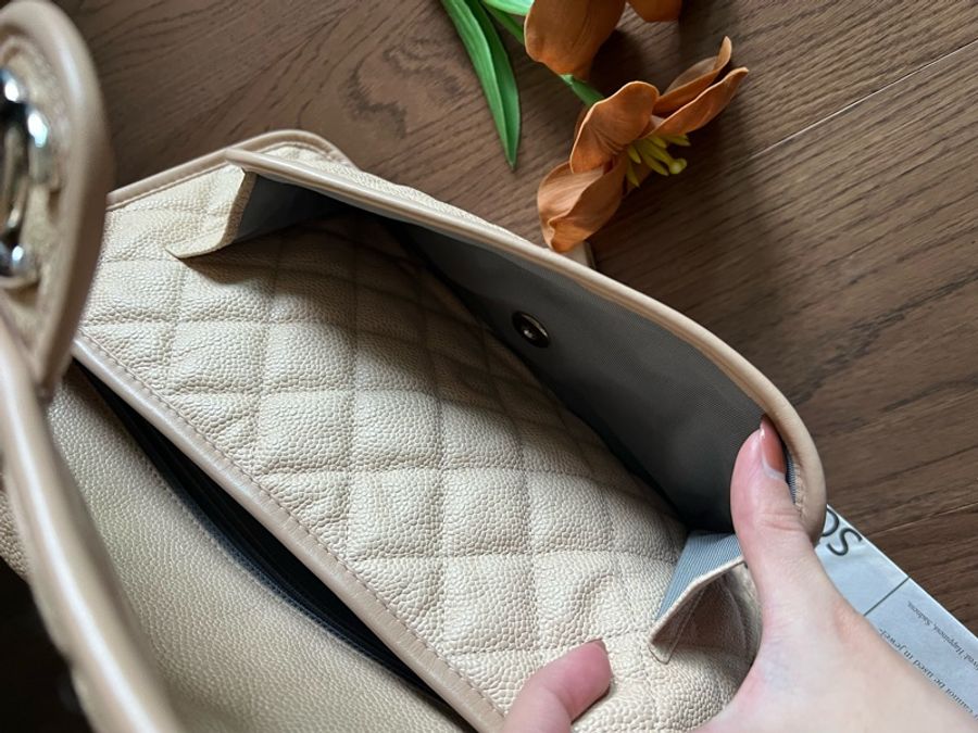 大降價‼️Chanel魚子醬皮flap bag-27