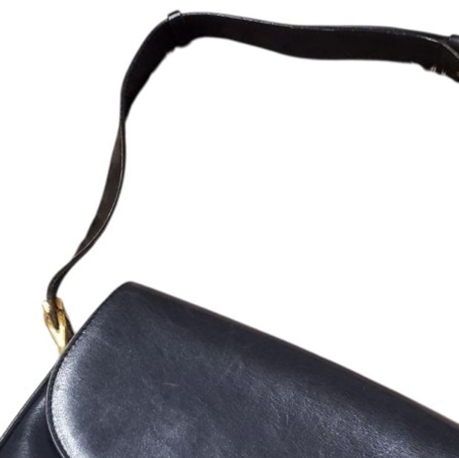 💝FuFu.Style ⟡.·* Celine 復古馬蹄釦斜背包-18