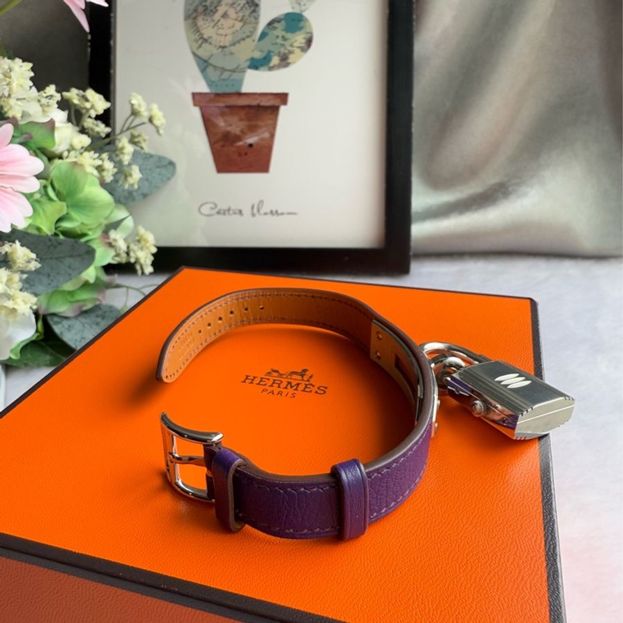 Hermes Kelly 釦及鎖頭造型錶面女錶(鳶尾紫/銀色)-7