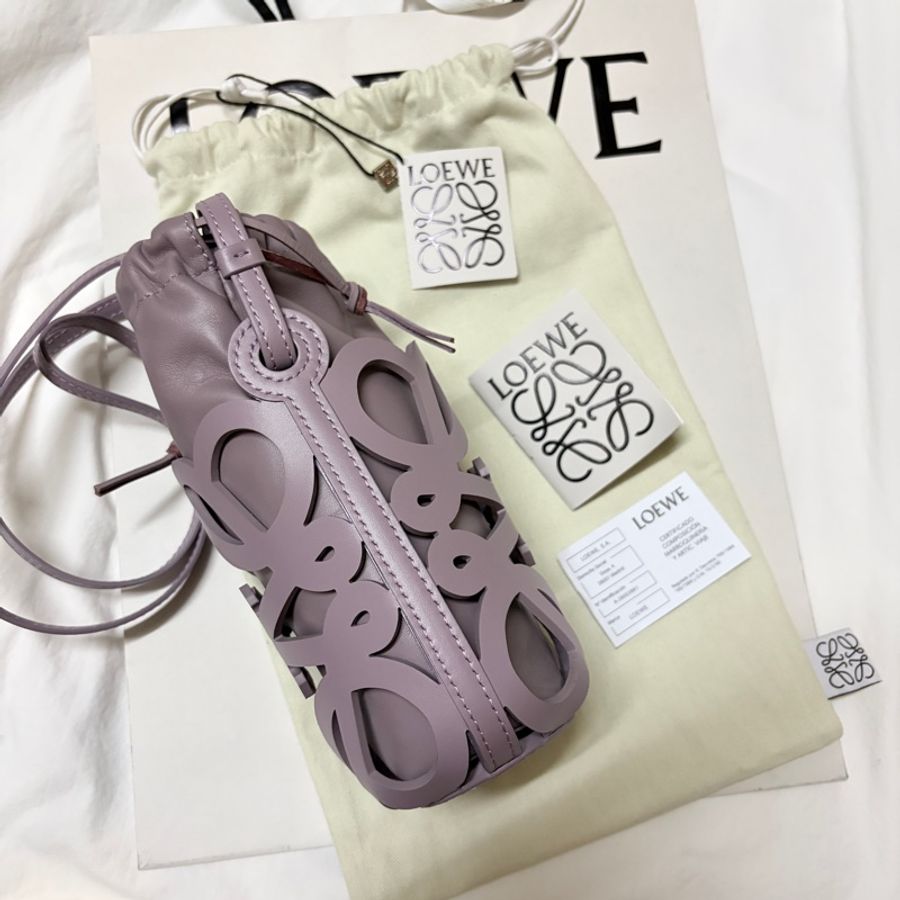 Loewe手機包-4