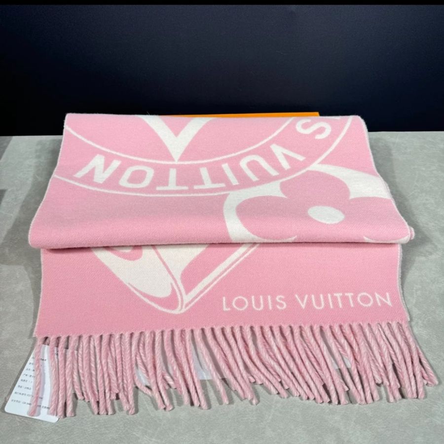 LV 2024冬季新款羊絨圍巾粉色 全新 雙面款可做披肩，櫻花粉超顯白 羊毛62%羊絨38% 尺寸195cm*45cm-3