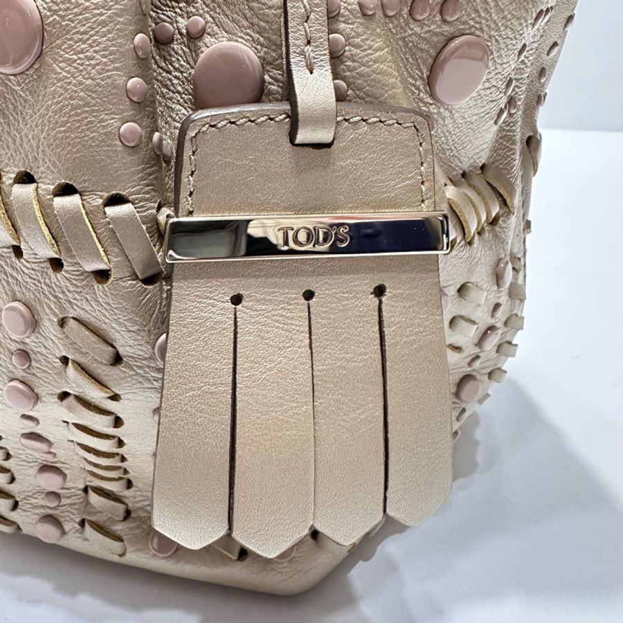 TOD'S 金屬米色皮革小號鉚釘花朵托特包-19