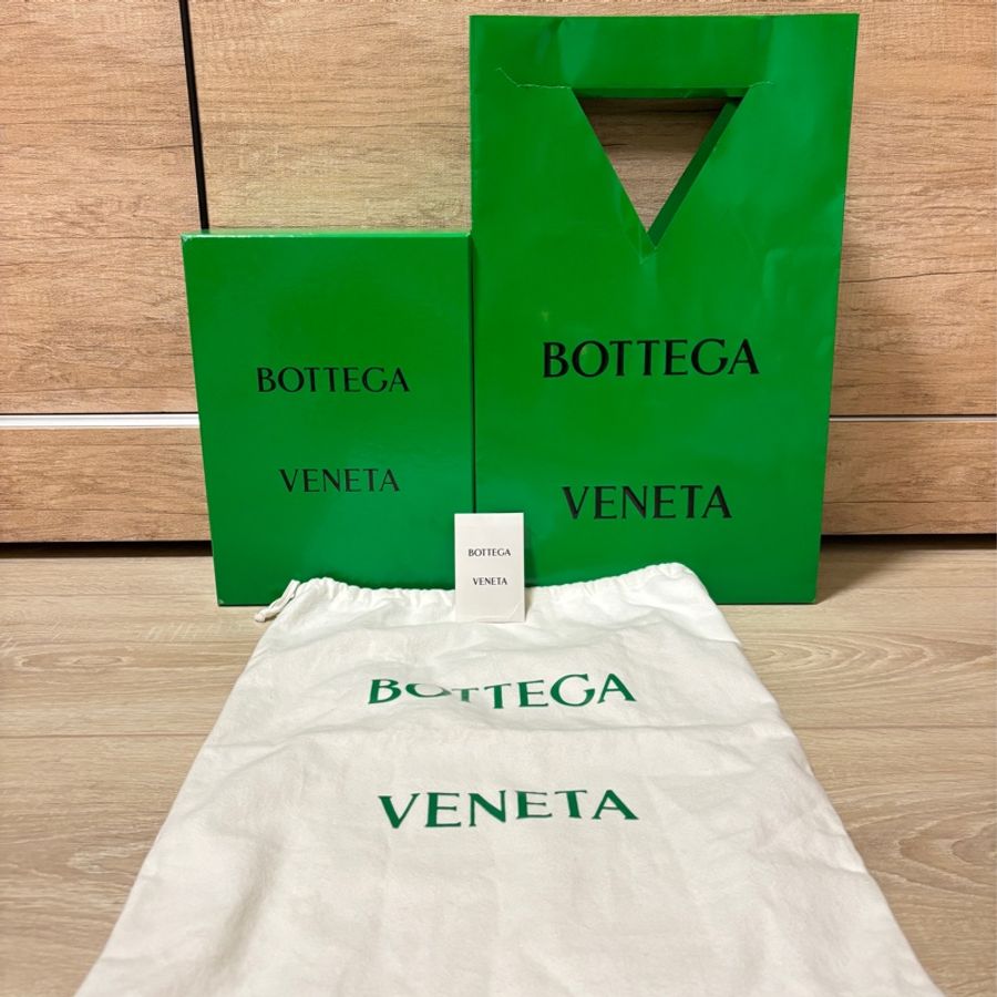 BV Bottega Veneta 15格 Cassette 翻蓋包 枕頭包-15