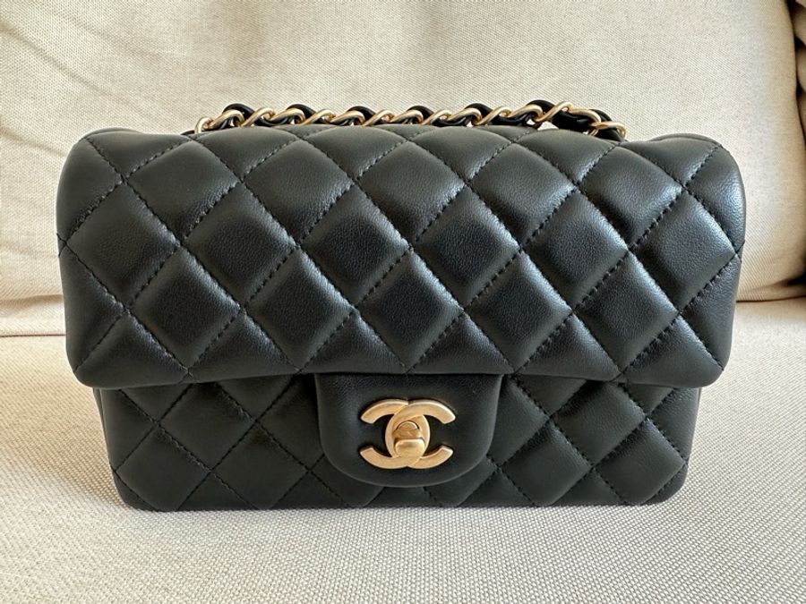 Chanel CF黑金大mini flap bag 羊皮 磨砂金色鏈條 全套連專門店收據-0