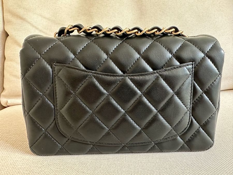 Chanel CF黑金大mini flap bag 羊皮 磨砂金色鏈條 全套連專門店收據-1