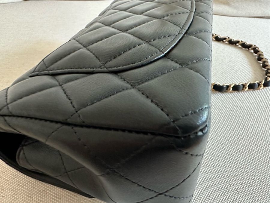 Chanel CF黑金大mini flap bag 羊皮 磨砂金色鏈條 全套連專門店收據-13