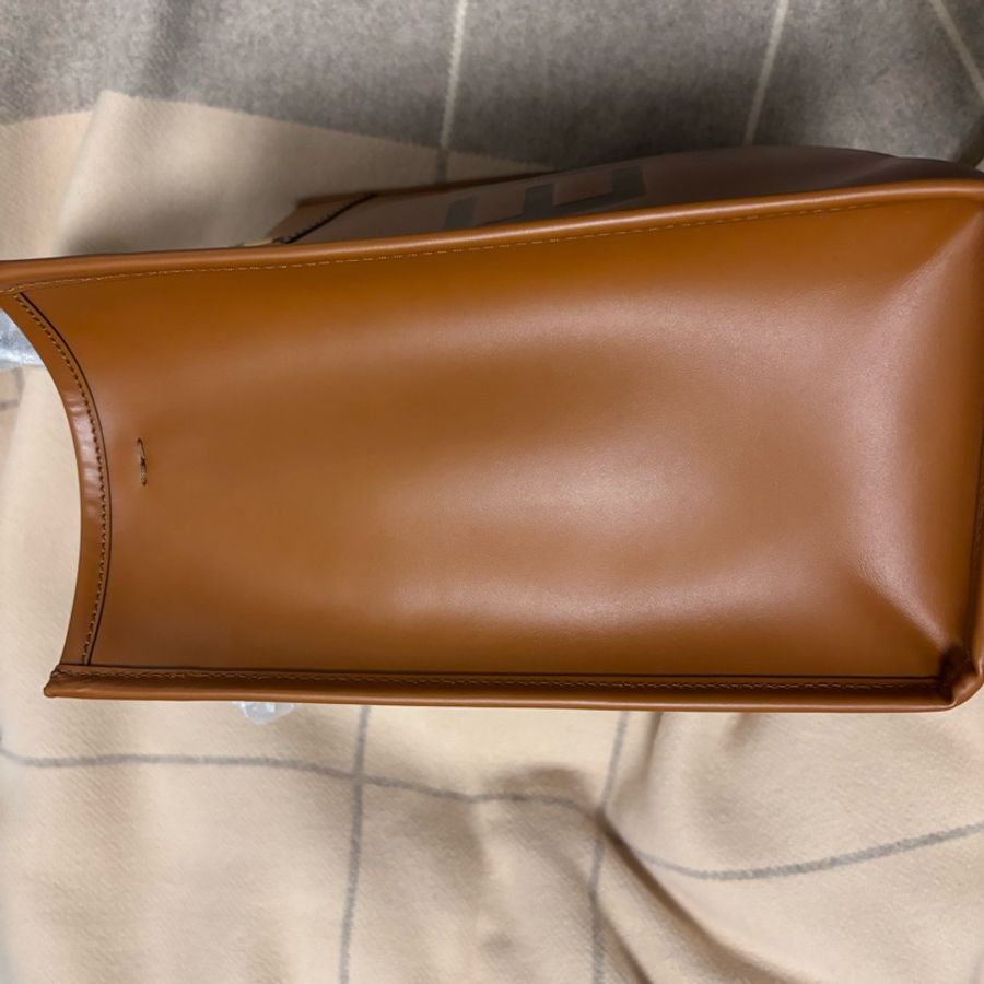［全新閒置品］中型款式FENDI Sunshine 棕色小牛皮手袋-4