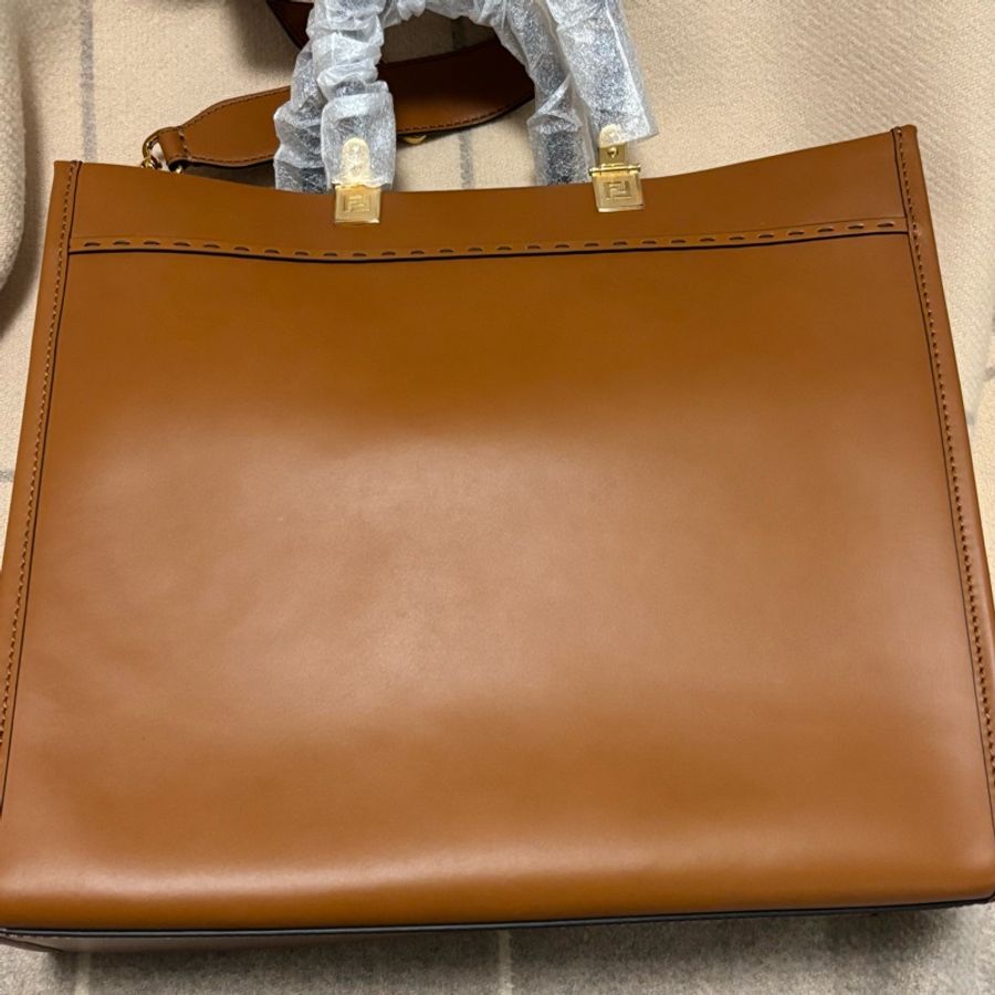 ［全新閒置品］中型款式FENDI Sunshine 棕色小牛皮手袋-8