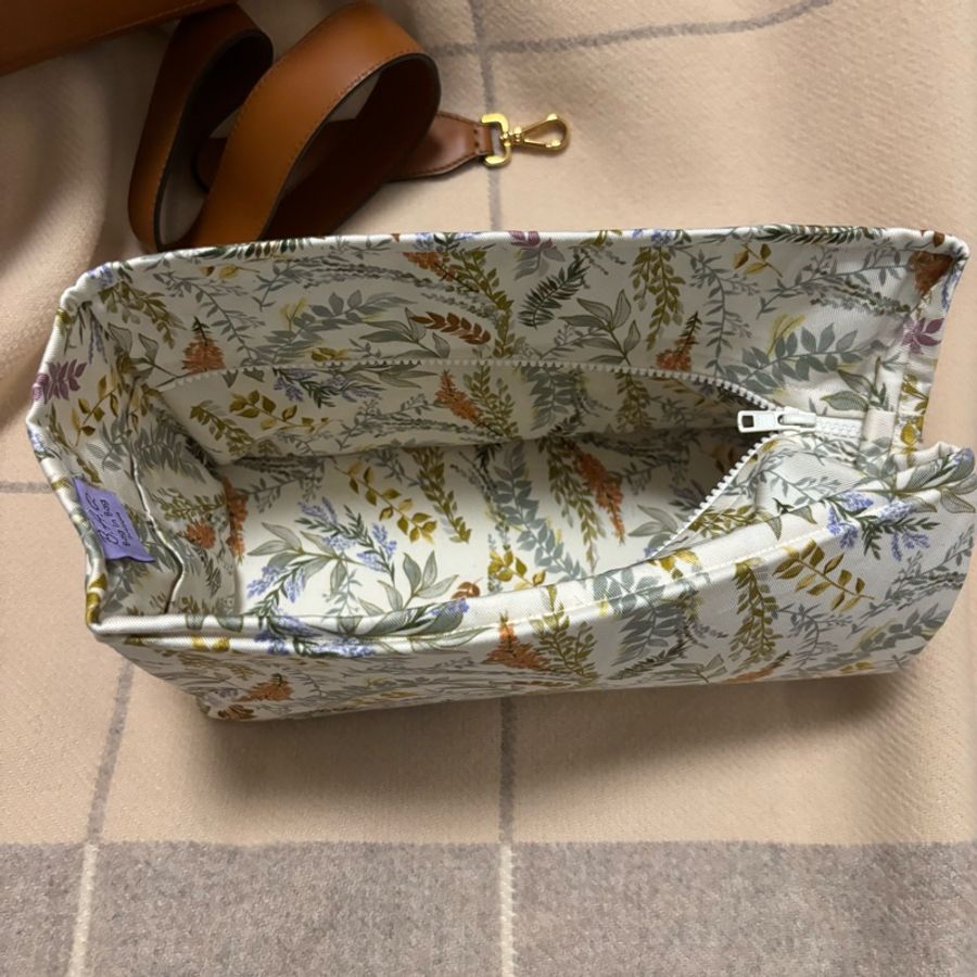 ［全新閒置品］中型款式FENDI Sunshine 棕色小牛皮手袋-16