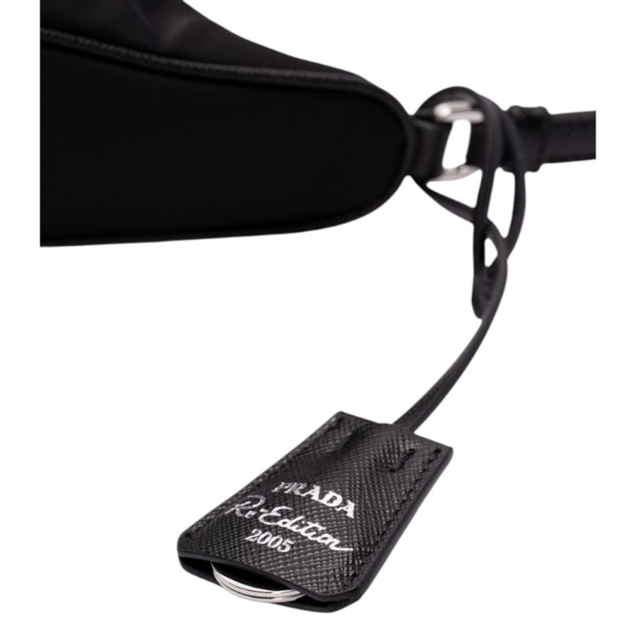 【PRADA 普拉達】Re-Edition 2005 Re-Nylon 迷你 尼龍 皮革肩帶 手拿包 腋下包 黑色 銀色 1N204M-3