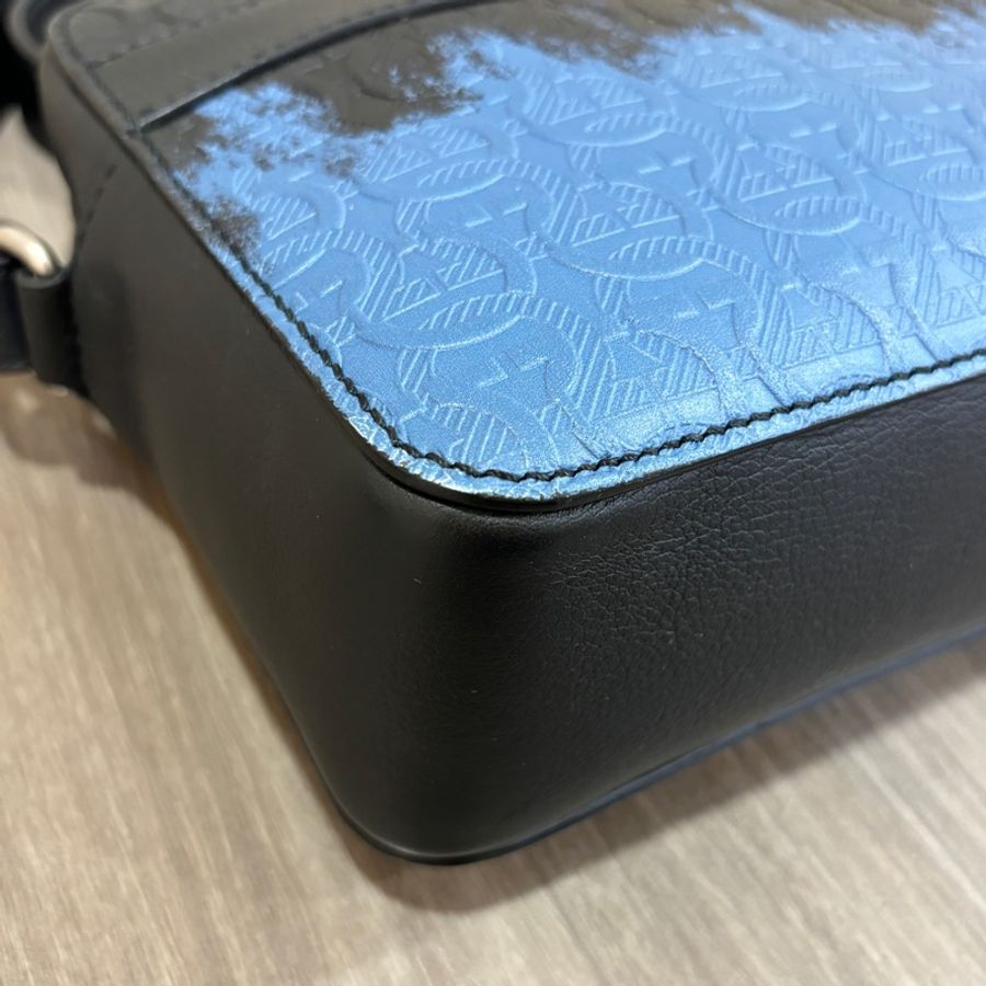 Ferragamo黑藍漸層牛皮壓紋拉鍊相機包 斜背包-5