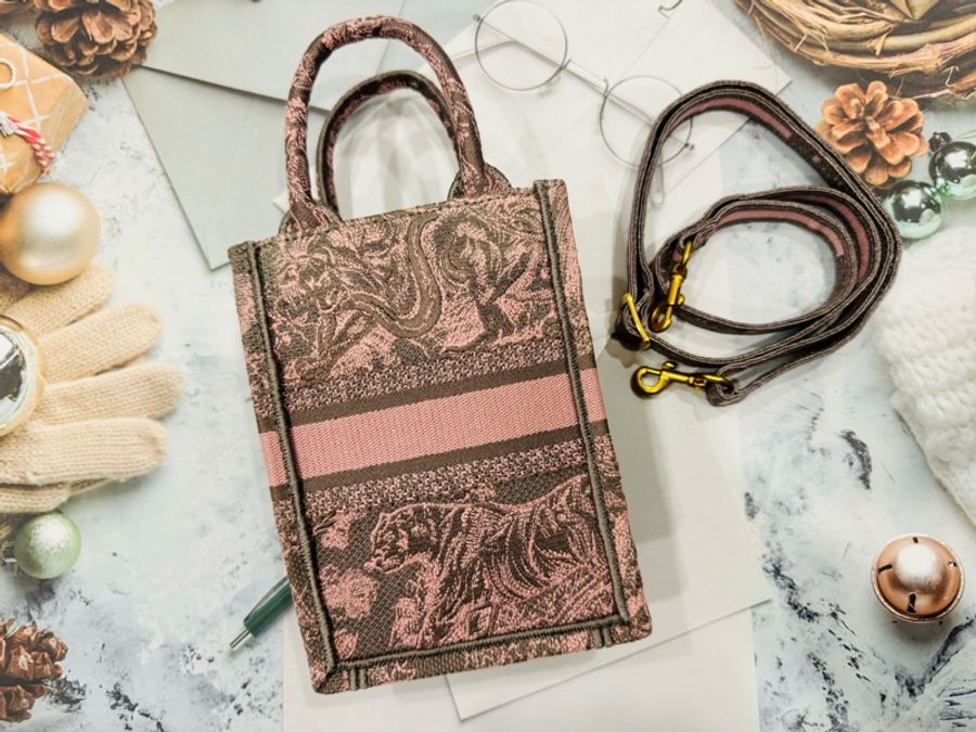Dior book tote 粉色刺繡 直式 迷你手提包 肩背包 《全新未使用》-2