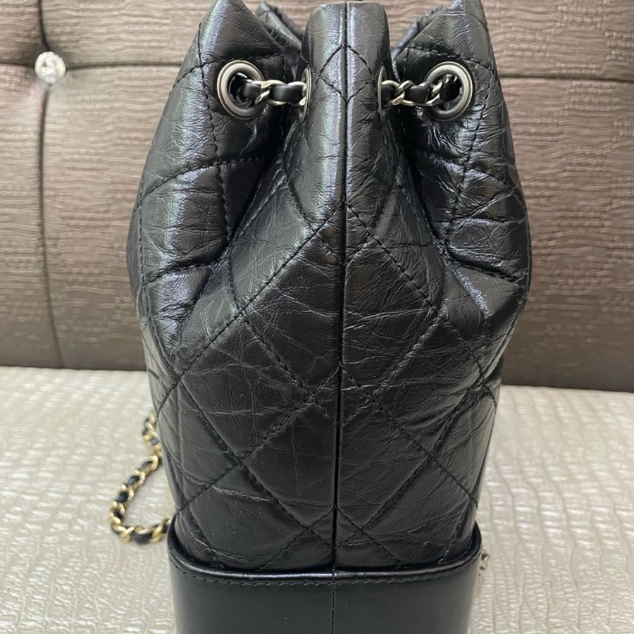 Chanel 黑復刻牛皮四色鍊流浪後背包-3