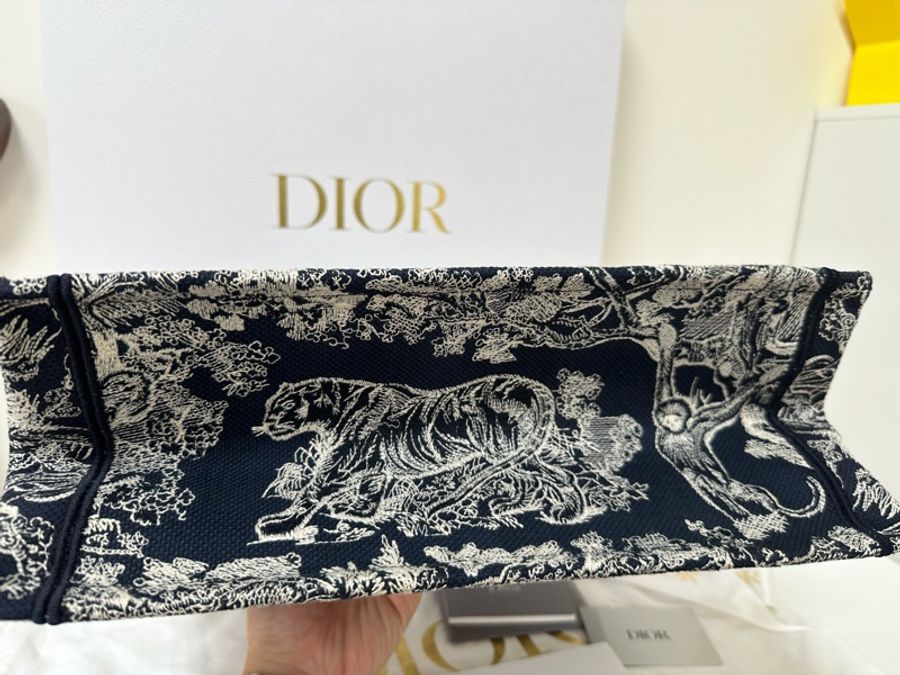 Dior book tote 中號 藍色動物園 歡迎議價-7