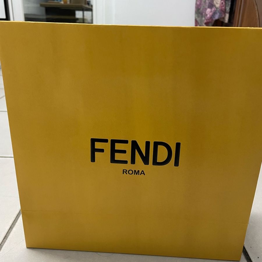 FENDI woc皮夾-2