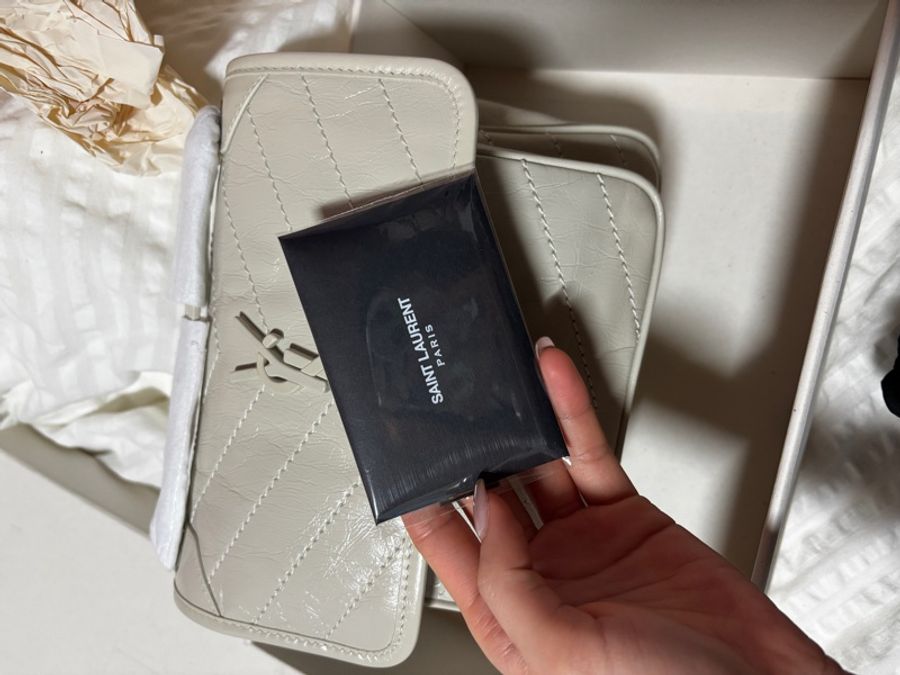 YSL (只背一次)NIKI復古皮革BABY手袋復古白-1