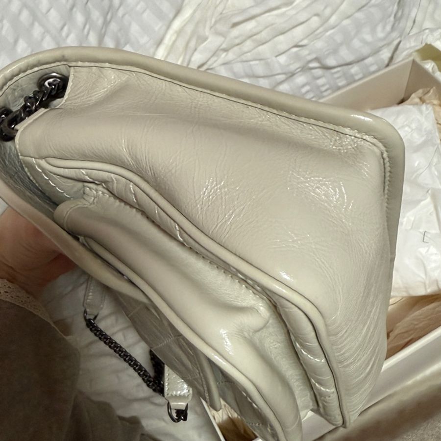 YSL (只背一次)NIKI復古皮革BABY手袋復古白-4