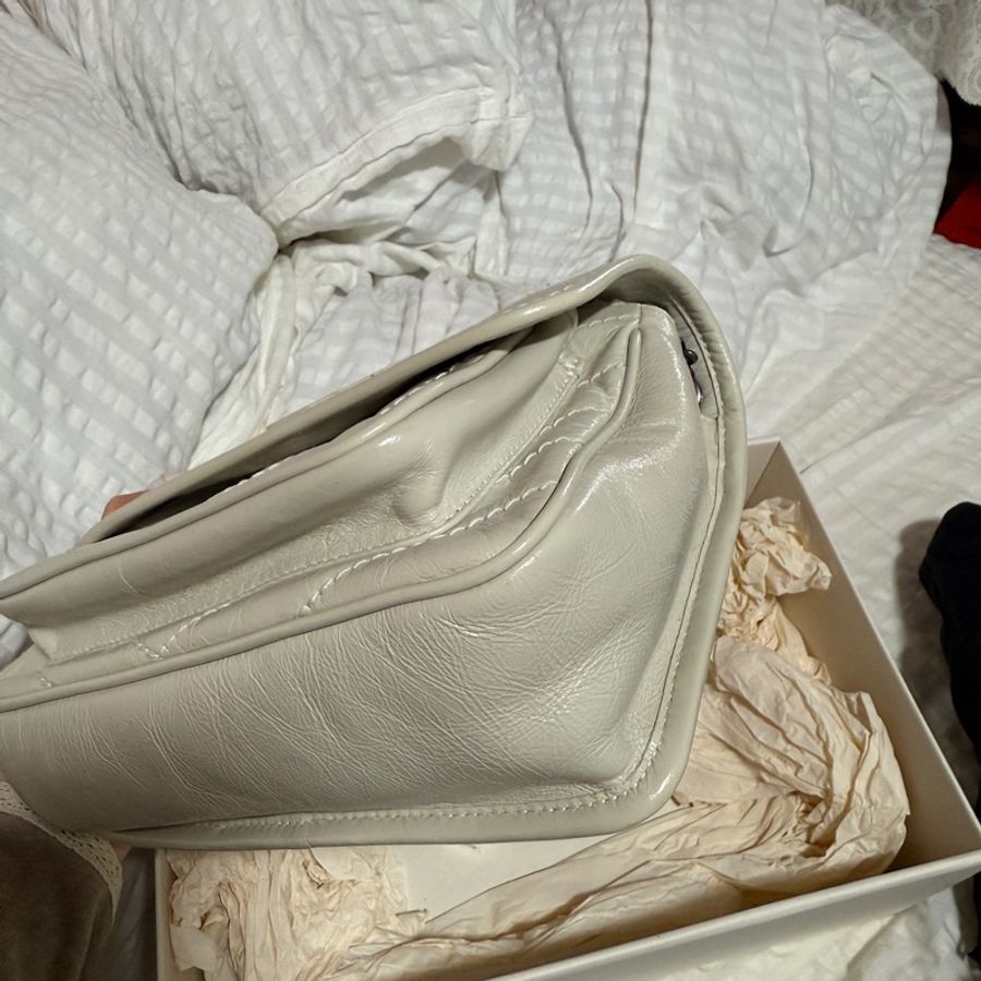 YSL (只背一次)NIKI復古皮革BABY手袋復古白-9
