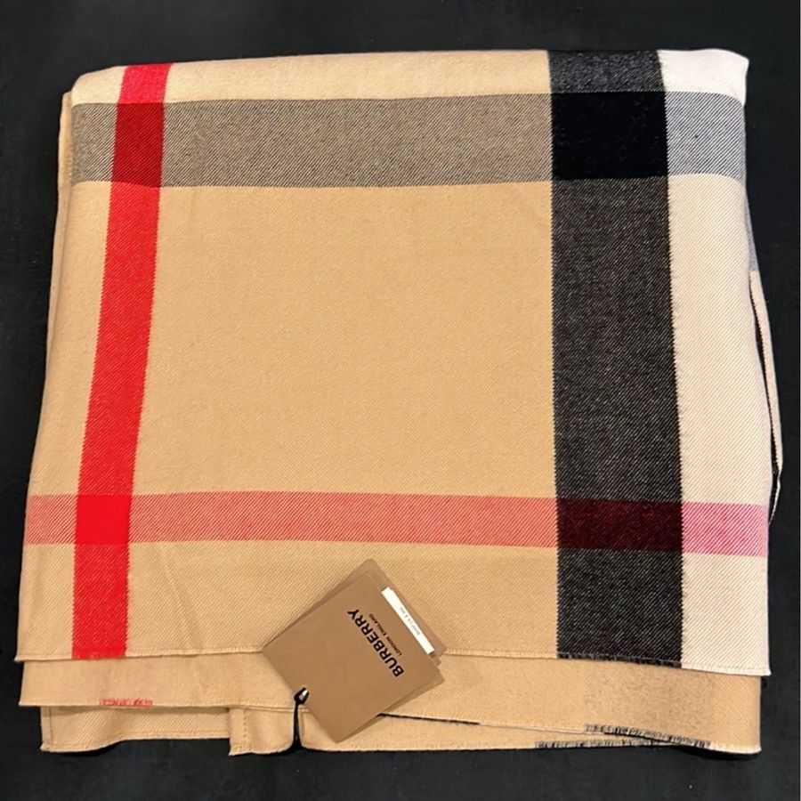 🔥🔥🔥Authentic Burberry 兩面可用經典披肩-9