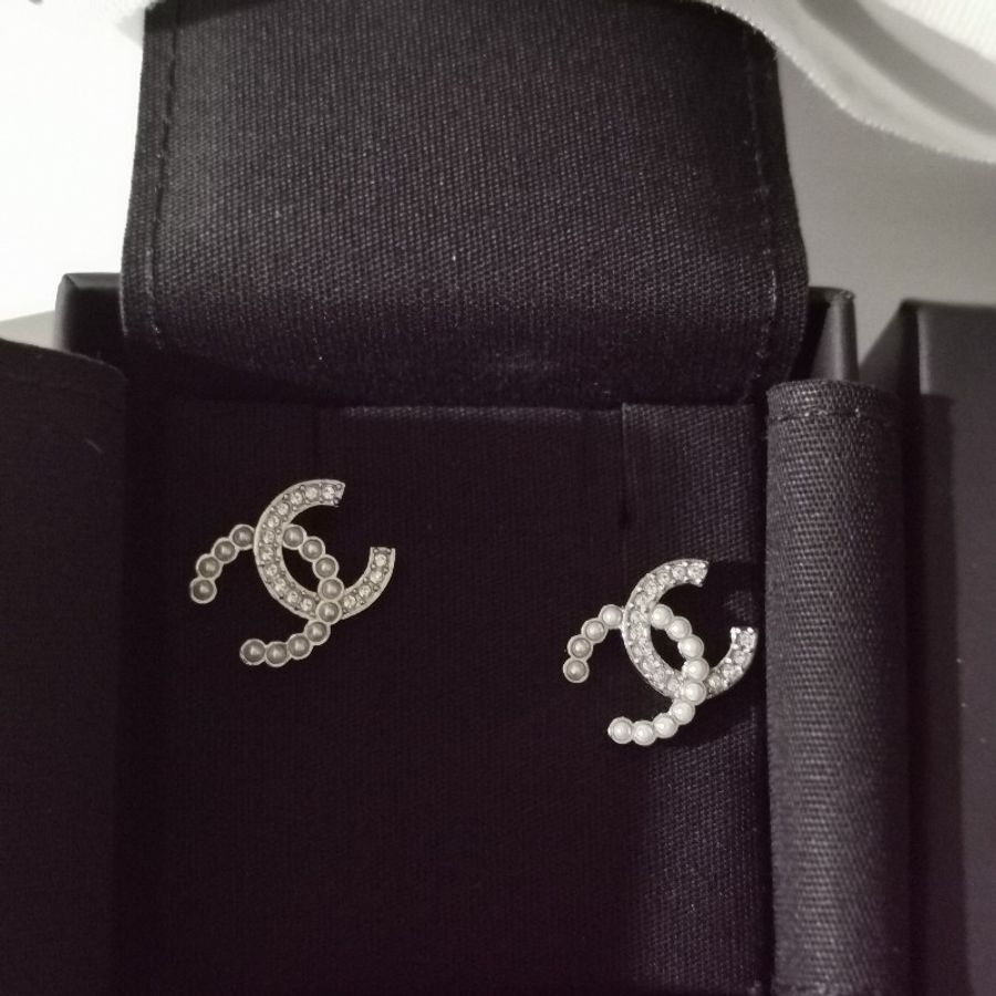 Chanel 2025年3月購買 B25 迷你耳環 CC logo earrings 珍珠拼閃石耳針式耳環 全新款式 香奈兒-2
