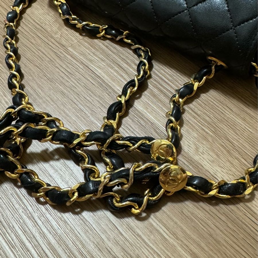 Chanel Vintage 19公分 黑金小金豆豆mini coco cf 半蓋老包 古董包 老香-7
