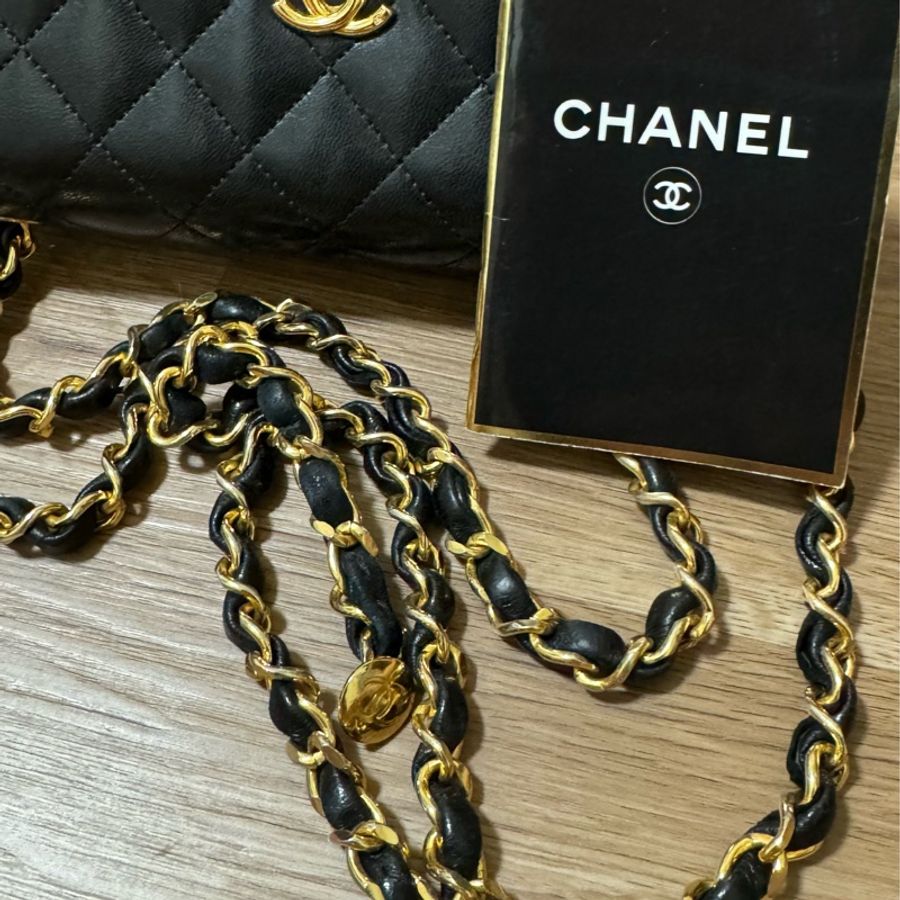 Chanel Vintage 19公分 黑金小金豆豆mini coco cf 半蓋老包 古董包 老香-9