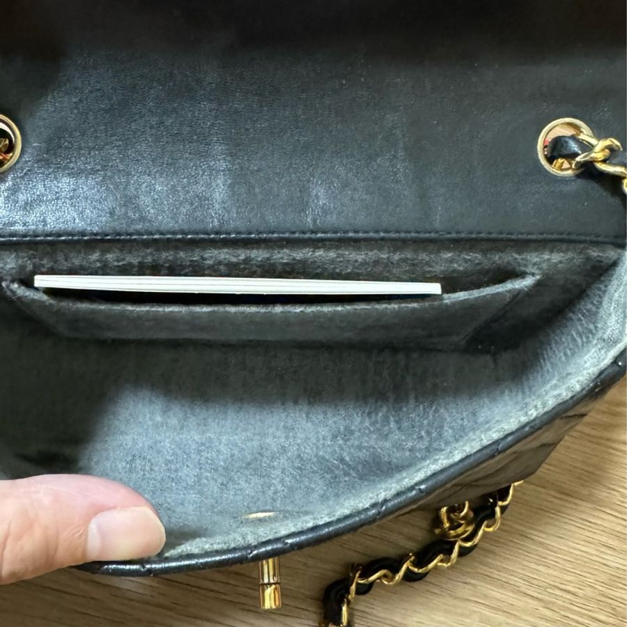 Chanel Vintage 19公分 黑金小金豆豆mini coco cf 半蓋老包 古董包 老香-10