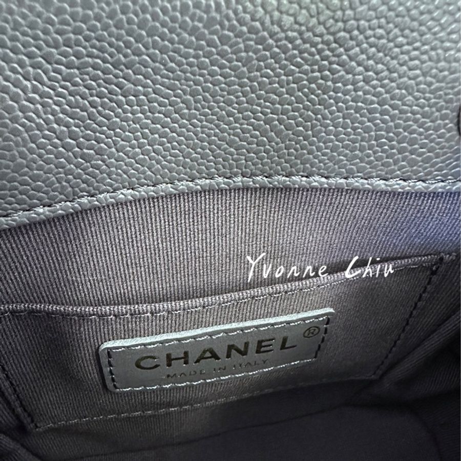 Chanel duma 小青蛙 後背包 24A 台灣購證-13