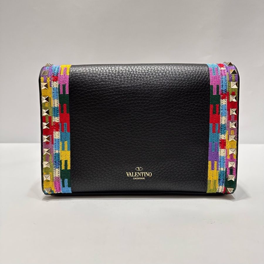荔枝紋小牛皮刺繡 Rockstud 肩背包黑色-11