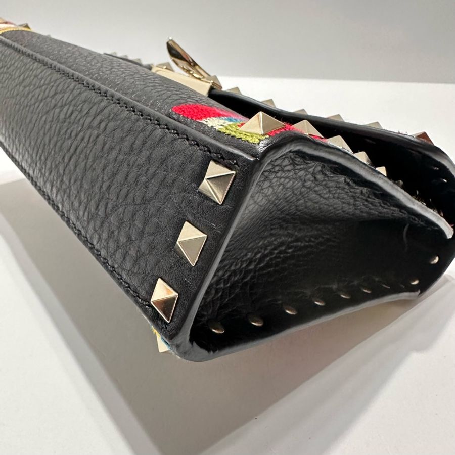 荔枝紋小牛皮刺繡 Rockstud 肩背包黑色-15