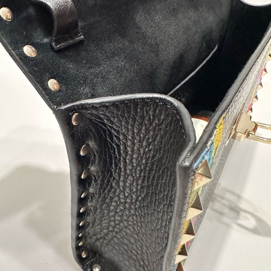 荔枝紋小牛皮刺繡 Rockstud 肩背包黑色-17
