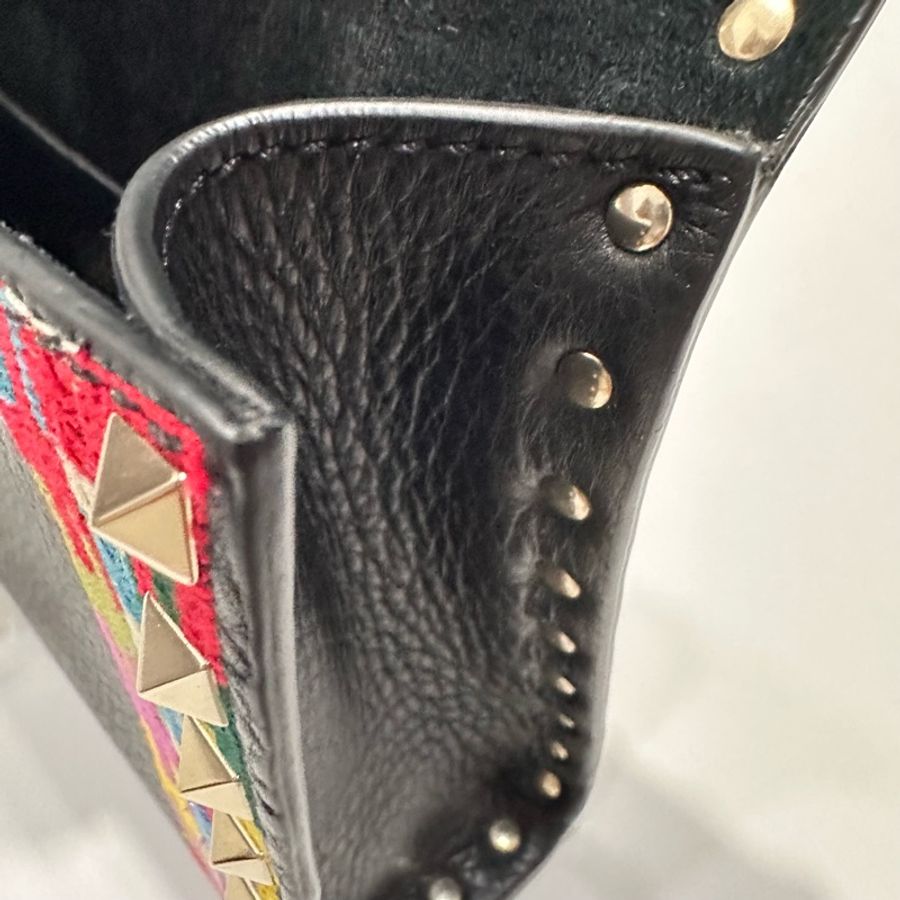 荔枝紋小牛皮刺繡 Rockstud 肩背包黑色-19