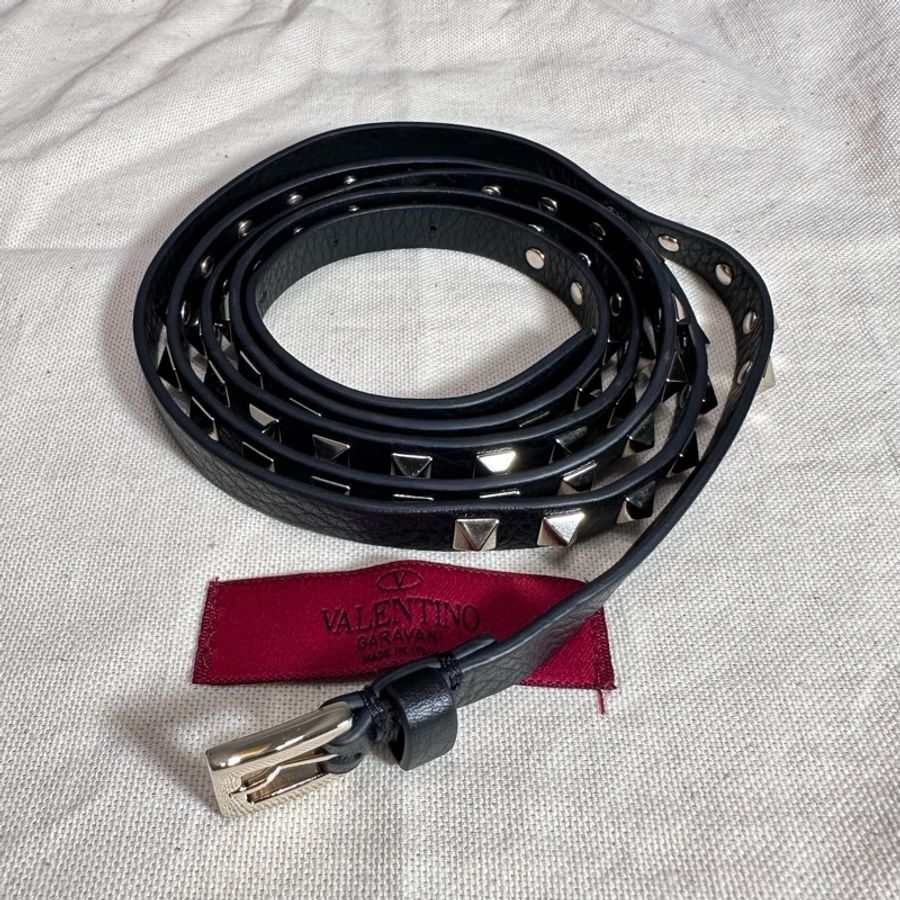 荔枝紋小牛皮刺繡 Rockstud 肩背包黑色-24
