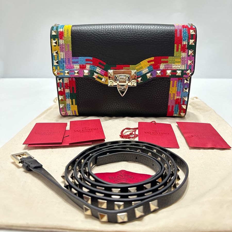荔枝紋小牛皮刺繡 Rockstud 肩背包黑色-30