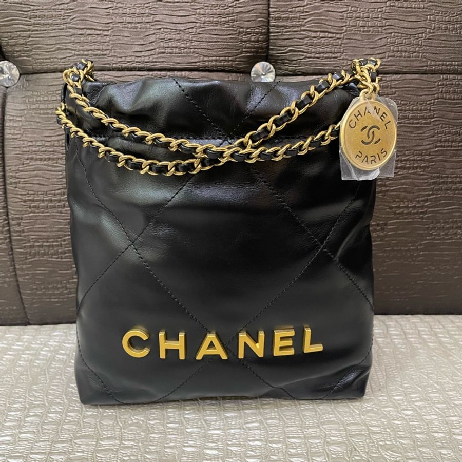 Chanel 黑羊皮霧金釦 mini 22包-0