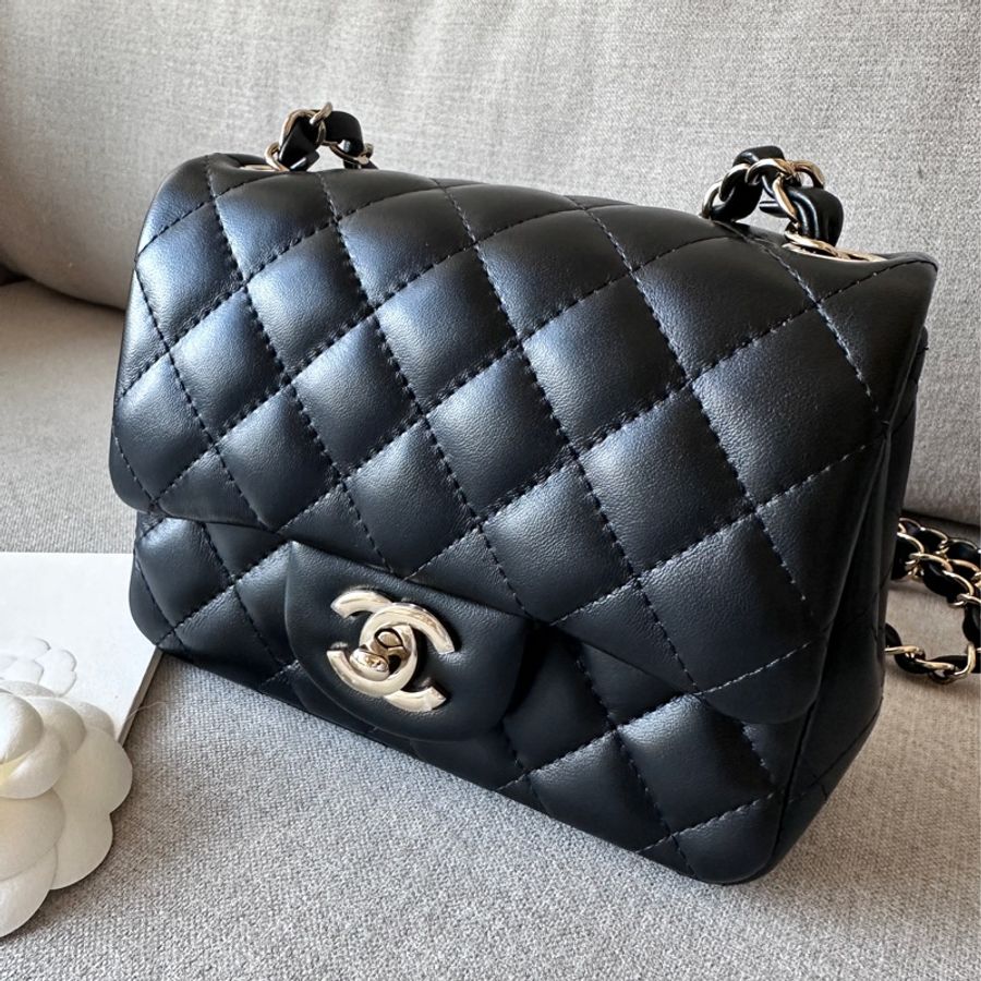 Chanel mini CF 17 方胖 口蓋包 黑金 全新-8
