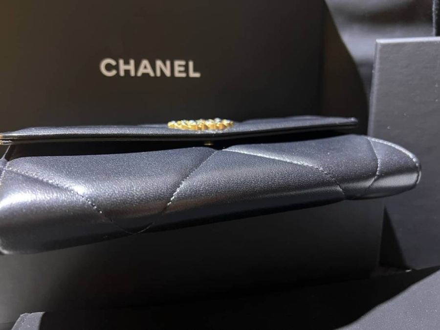 CHANEL 小羊皮❤️經典全新晶片款黑色長昂19羊皮夾-11