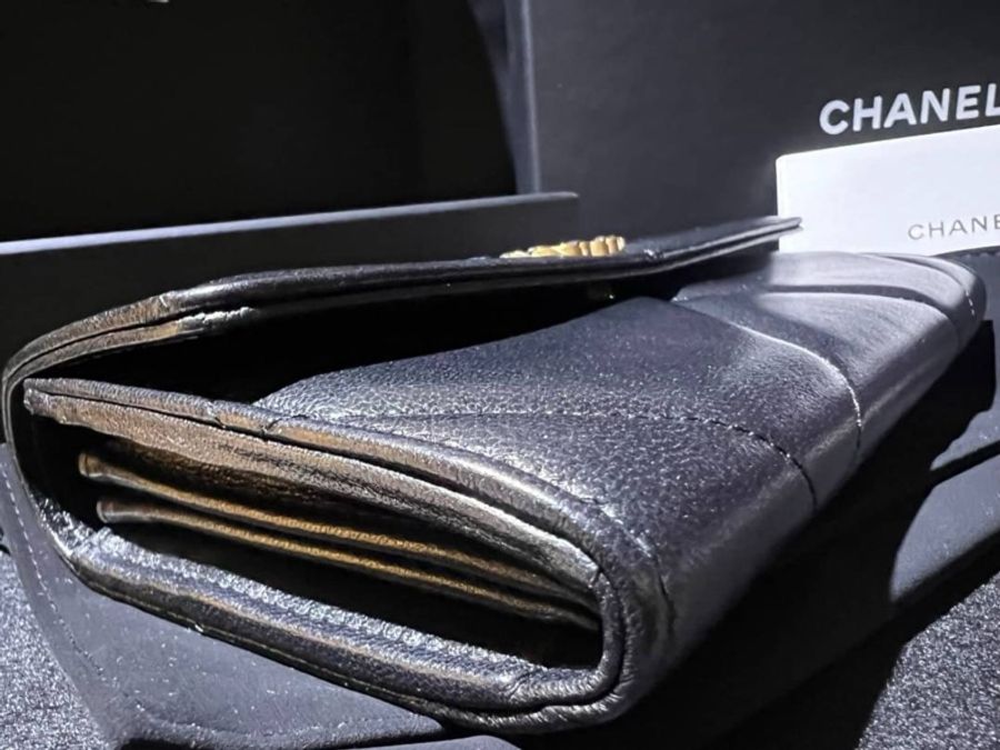 CHANEL 小羊皮❤️經典全新晶片款黑色長昂19羊皮夾-22