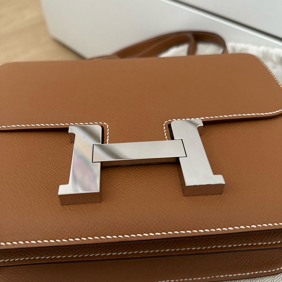 Hermes Constance 24-23