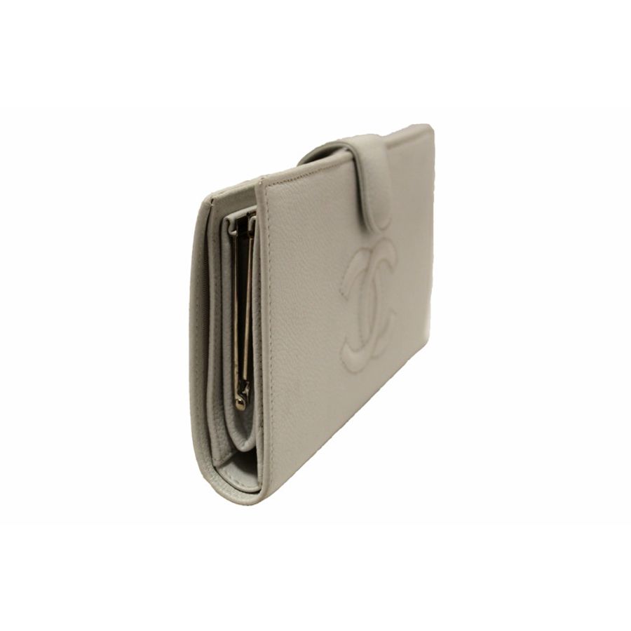 Chanel Vintage White Caviar CC Leather Classic Long Wallet-2