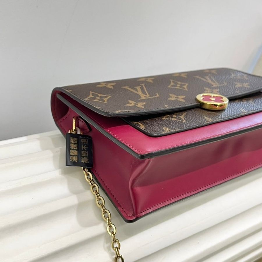 LV老花金釦WOC鍊包-6