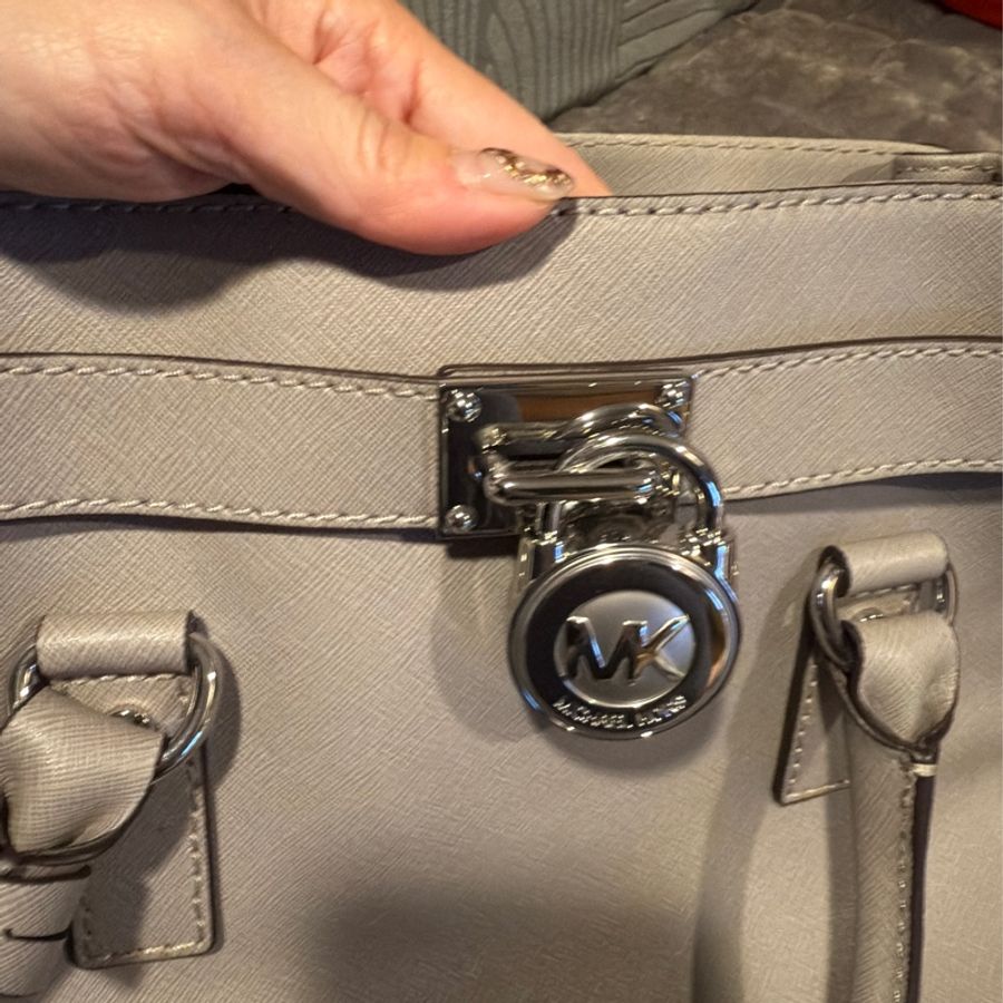 限時優惠活動MICHAEL KORS 鎖頭防刮皮革兩用包-灰藍Michael Kors 鎖頭 灰藍色短肩揹包 手提包 兩用包 絕版-4